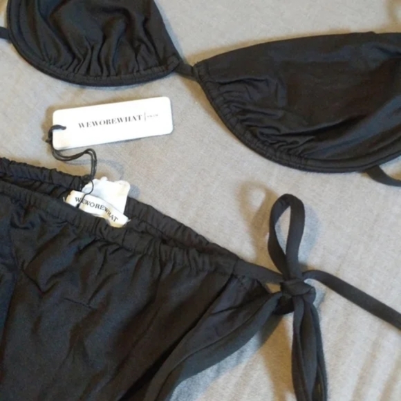 WeWoreWhat Ruched Underwire Bikini Top High Leg Tie Side Bottoms Black - Picture 4 of 12